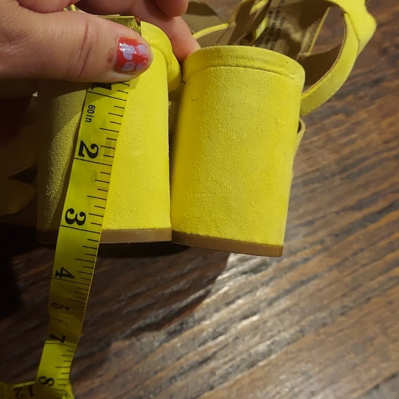 016,Comfort Est. 1946 Sandals heels light Yellow 💛 - Picture 10 of 12